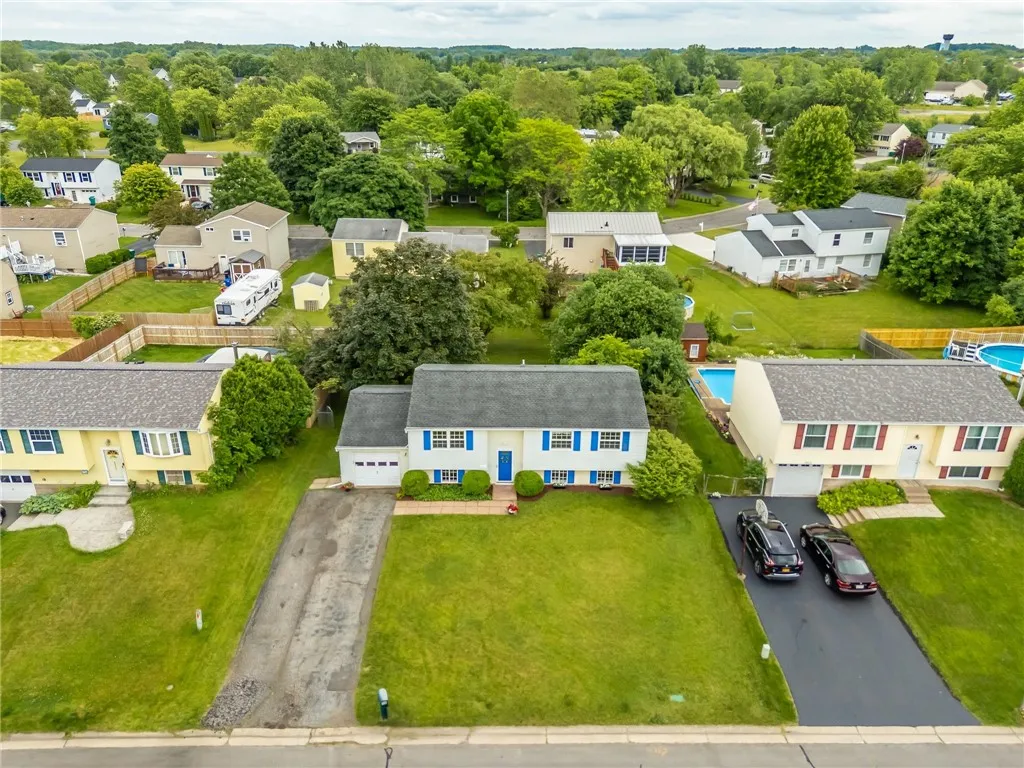 1611 Wheatstone Drive, Farmington, New York 14425, Farmington, New York 14425, 3 Bedrooms Bedrooms, 9 Rooms Rooms,1 BathroomBathrooms,Residential,Closed,1611 Wheatstone Drive, Farmington, New York 14425,R1614179