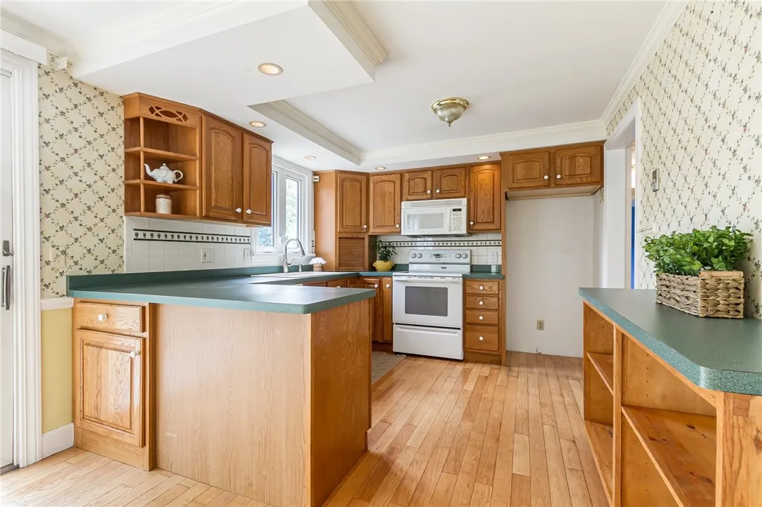 1611 Wheatstone Drive, Farmington, New York 14425, Farmington, New York 14425, 3 Bedrooms Bedrooms, 9 Rooms Rooms,1 BathroomBathrooms,Residential,Closed,1611 Wheatstone Drive, Farmington, New York 14425,R1614179