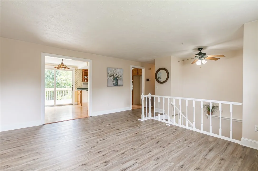 1611 Wheatstone Drive, Farmington, New York 14425, Farmington, New York 14425, 3 Bedrooms Bedrooms, 9 Rooms Rooms,1 BathroomBathrooms,Residential,Closed,1611 Wheatstone Drive, Farmington, New York 14425,R1614179