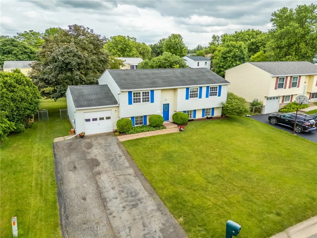 1611 Wheatstone Drive, Farmington, New York 14425, Farmington, New York 14425, 3 Bedrooms Bedrooms, 9 Rooms Rooms,1 BathroomBathrooms,Residential,Closed,1611 Wheatstone Drive, Farmington, New York 14425,R1614179