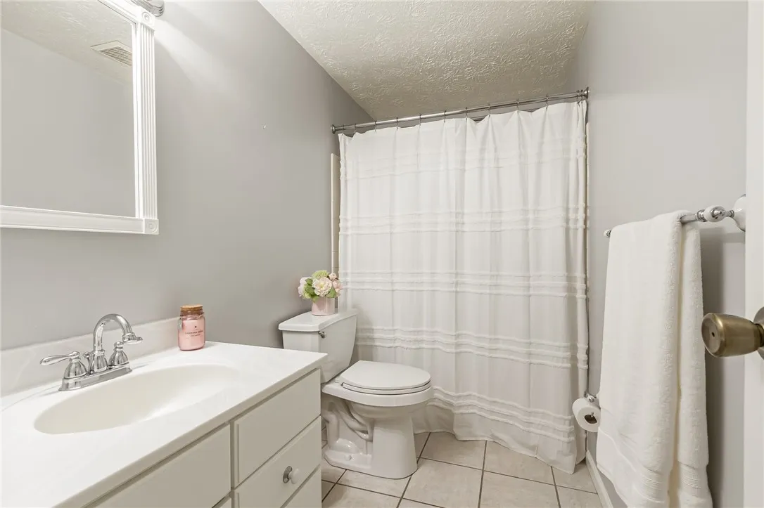 1611 Wheatstone Drive, Farmington, New York 14425, Farmington, New York 14425, 3 Bedrooms Bedrooms, 9 Rooms Rooms,1 BathroomBathrooms,Residential,Closed,1611 Wheatstone Drive, Farmington, New York 14425,R1614179