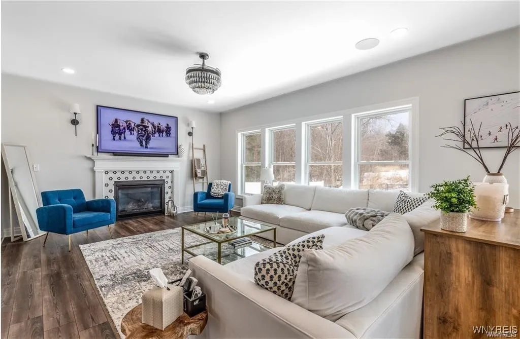 Spacious Great Room