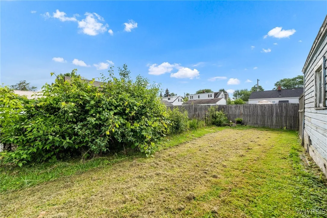 27 Dwyer Street, West Seneca, New York 14224, West Seneca, New York 14224, 2 Bedrooms Bedrooms, 4 Rooms Rooms,1 BathroomBathrooms,Residential,Closed,27 Dwyer Street, West Seneca, New York 14224,0,B1616383