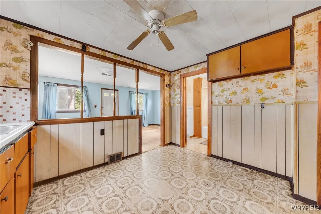 27 Dwyer Street, West Seneca, New York 14224, West Seneca, New York 14224, 2 Bedrooms Bedrooms, 4 Rooms Rooms,1 BathroomBathrooms,Residential,Closed,27 Dwyer Street, West Seneca, New York 14224,0,B1616383