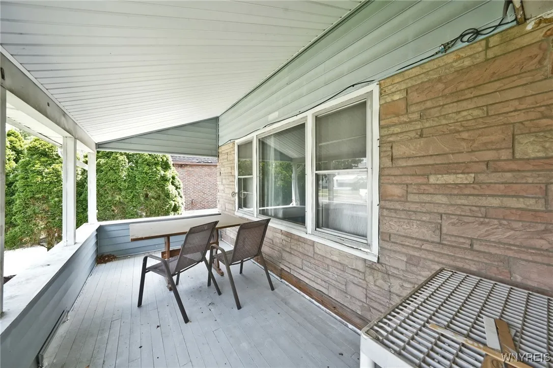 2133 North Avenue, Niagara Falls, New York 14305, Niagara Falls, New York 14305, 6 Bedrooms Bedrooms, ,2 BathroomsBathrooms,Residential,For Sale,2133 North Avenue, Niagara Falls, New York 14305,B1616566