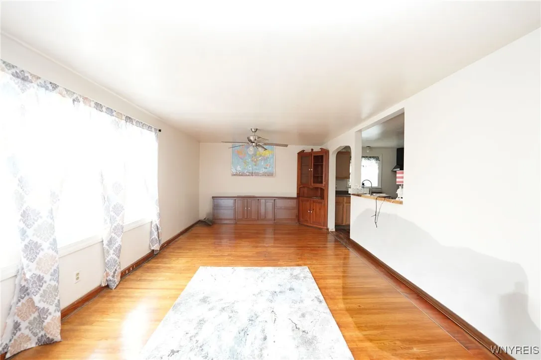 2133 North Avenue, Niagara Falls, New York 14305, Niagara Falls, New York 14305, 6 Bedrooms Bedrooms, ,2 BathroomsBathrooms,Residential,For Sale,2133 North Avenue, Niagara Falls, New York 14305,B1616566
