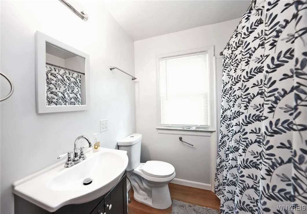 2133 North Avenue, Niagara Falls, New York 14305, Niagara Falls, New York 14305, 6 Bedrooms Bedrooms, ,2 BathroomsBathrooms,Residential,For Sale,2133 North Avenue, Niagara Falls, New York 14305,B1616566