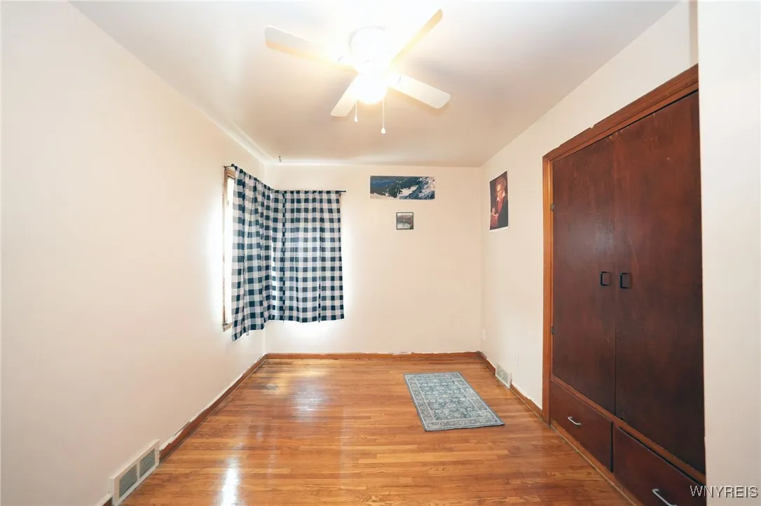 2133 North Avenue, Niagara Falls, New York 14305, Niagara Falls, New York 14305, 6 Bedrooms Bedrooms, ,2 BathroomsBathrooms,Residential,For Sale,2133 North Avenue, Niagara Falls, New York 14305,B1616566