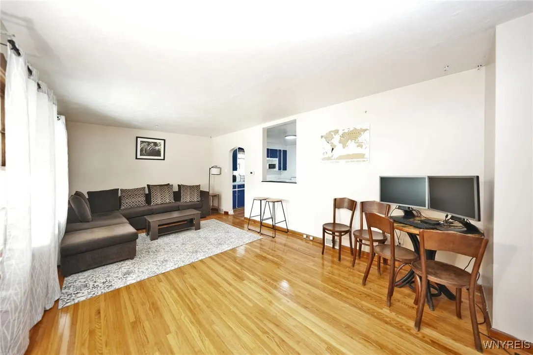 2133 North Avenue, Niagara Falls, New York 14305, Niagara Falls, New York 14305, 6 Bedrooms Bedrooms, ,2 BathroomsBathrooms,Residential,For Sale,2133 North Avenue, Niagara Falls, New York 14305,B1616566