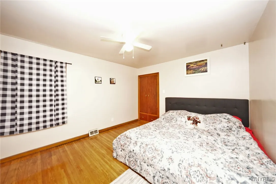 2133 North Avenue, Niagara Falls, New York 14305, Niagara Falls, New York 14305, 6 Bedrooms Bedrooms, ,2 BathroomsBathrooms,Residential,For Sale,2133 North Avenue, Niagara Falls, New York 14305,B1616566