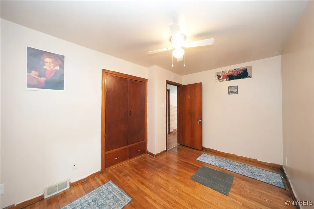 2133 North Avenue, Niagara Falls, New York 14305, Niagara Falls, New York 14305, 6 Bedrooms Bedrooms, ,2 BathroomsBathrooms,Residential,For Sale,2133 North Avenue, Niagara Falls, New York 14305,B1616566