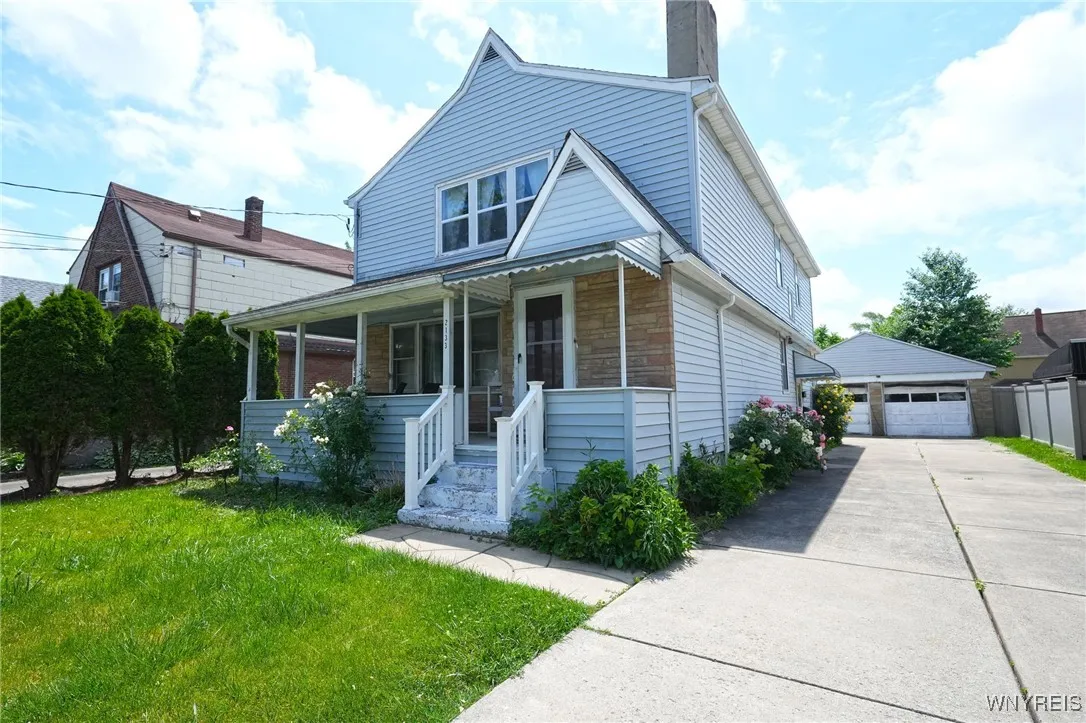 2133 North Avenue, Niagara Falls, New York 14305, Niagara Falls, New York 14305, 6 Bedrooms Bedrooms, ,2 BathroomsBathrooms,Residential,For Sale,2133 North Avenue, Niagara Falls, New York 14305,B1616566