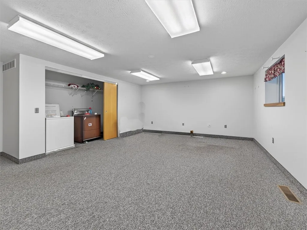 6378 Dean Parkway, Ontario, New York 14519, Ontario, New York 14519, ,Commercial Sale,For Sale,6378 Dean Parkway, Ontario, New York 14519,R1615276