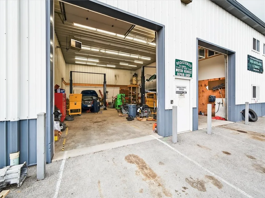 6378 Dean Parkway, Ontario, New York 14519, Ontario, New York 14519, ,Commercial Sale,For Sale,6378 Dean Parkway, Ontario, New York 14519,R1615276