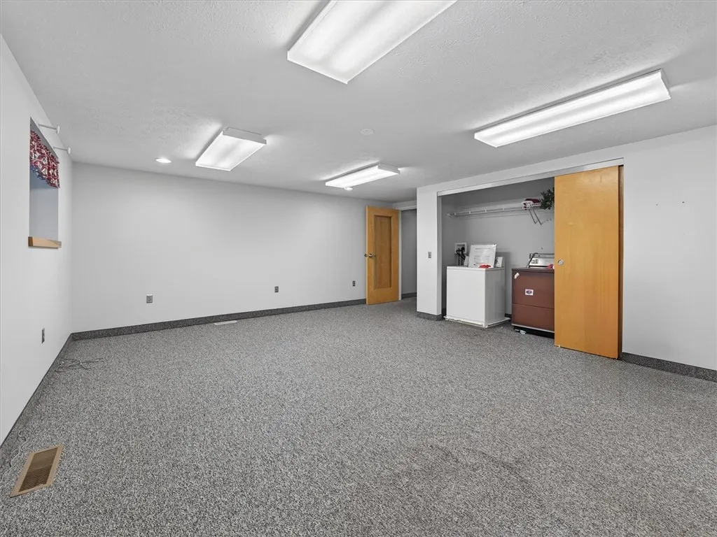 6378 Dean Parkway, Ontario, New York 14519, Ontario, New York 14519, ,Commercial Sale,For Sale,6378 Dean Parkway, Ontario, New York 14519,R1615276