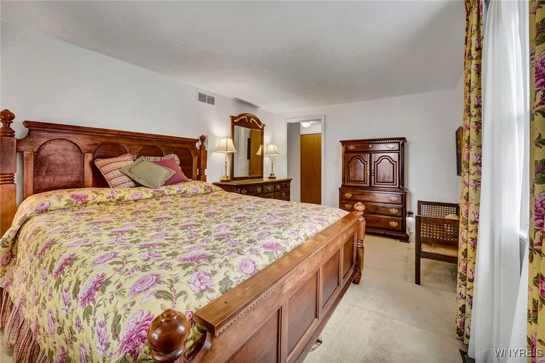87 Old Spring Lane, Amherst, New York 14221, Amherst, New York 14221, 5 Bedrooms Bedrooms, 10 Rooms Rooms,2 BathroomsBathrooms,Residential,Closed,87 Old Spring Lane, Amherst, New York 14221,B1612057