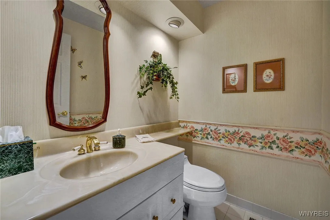 87 Old Spring Lane, Amherst, New York 14221, Amherst, New York 14221, 5 Bedrooms Bedrooms, 10 Rooms Rooms,2 BathroomsBathrooms,Residential,Closed,87 Old Spring Lane, Amherst, New York 14221,B1612057