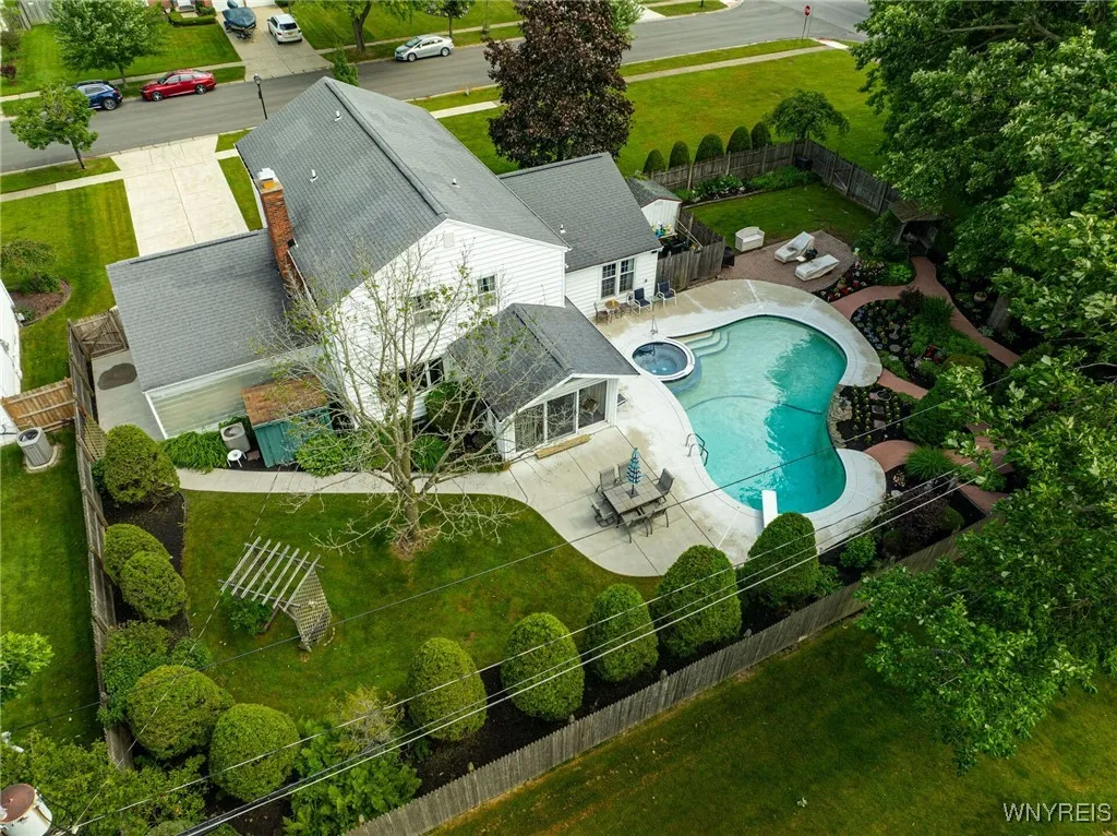 87 Old Spring Lane, Amherst, New York 14221, Amherst, New York 14221, 5 Bedrooms Bedrooms, 10 Rooms Rooms,2 BathroomsBathrooms,Residential,Closed,87 Old Spring Lane, Amherst, New York 14221,B1612057