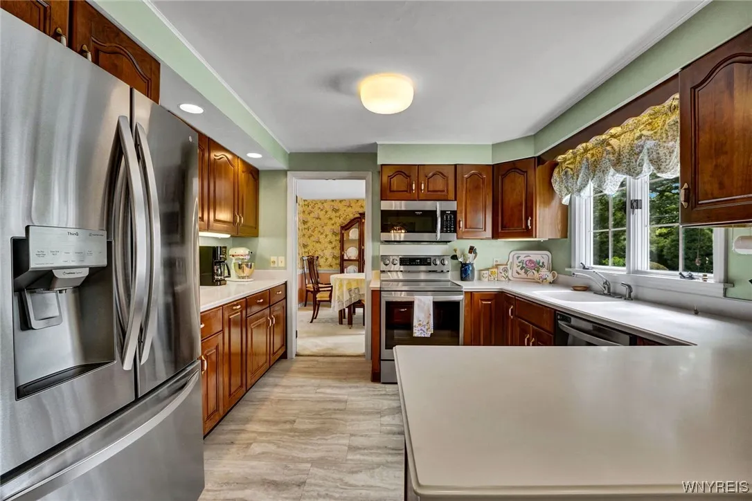 87 Old Spring Lane, Amherst, New York 14221, Amherst, New York 14221, 5 Bedrooms Bedrooms, 10 Rooms Rooms,2 BathroomsBathrooms,Residential,Closed,87 Old Spring Lane, Amherst, New York 14221,B1612057