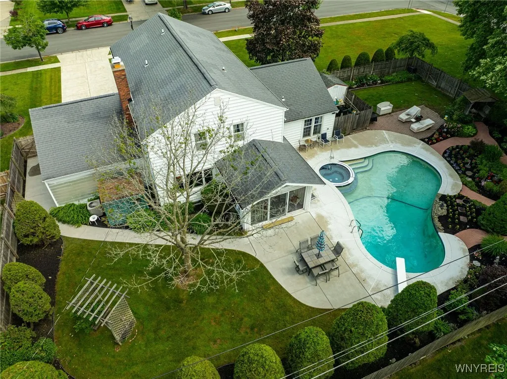 87 Old Spring Lane, Amherst, New York 14221, Amherst, New York 14221, 5 Bedrooms Bedrooms, 10 Rooms Rooms,2 BathroomsBathrooms,Residential,Closed,87 Old Spring Lane, Amherst, New York 14221,B1612057