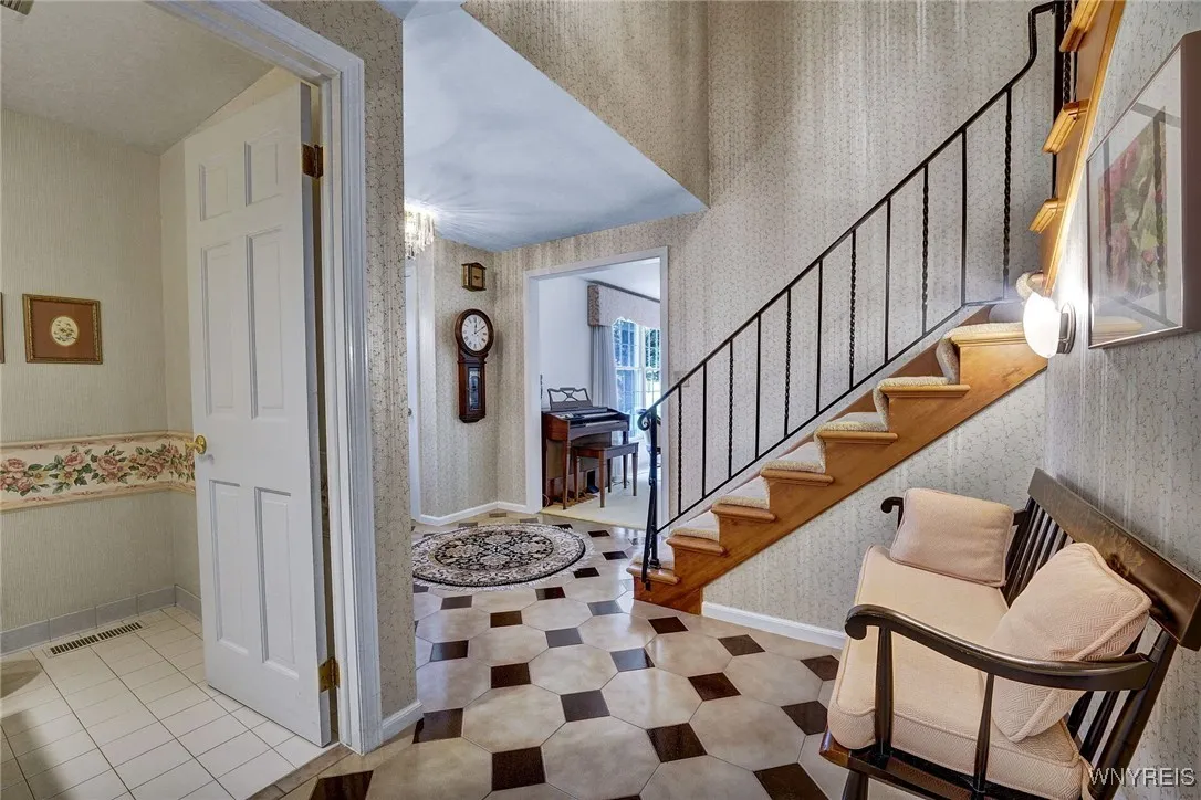 87 Old Spring Lane, Amherst, New York 14221, Amherst, New York 14221, 5 Bedrooms Bedrooms, 10 Rooms Rooms,2 BathroomsBathrooms,Residential,Closed,87 Old Spring Lane, Amherst, New York 14221,B1612057