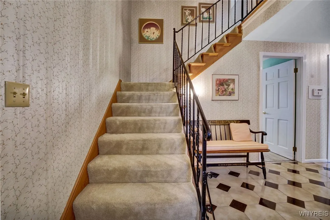 87 Old Spring Lane, Amherst, New York 14221, Amherst, New York 14221, 5 Bedrooms Bedrooms, 10 Rooms Rooms,2 BathroomsBathrooms,Residential,Closed,87 Old Spring Lane, Amherst, New York 14221,B1612057