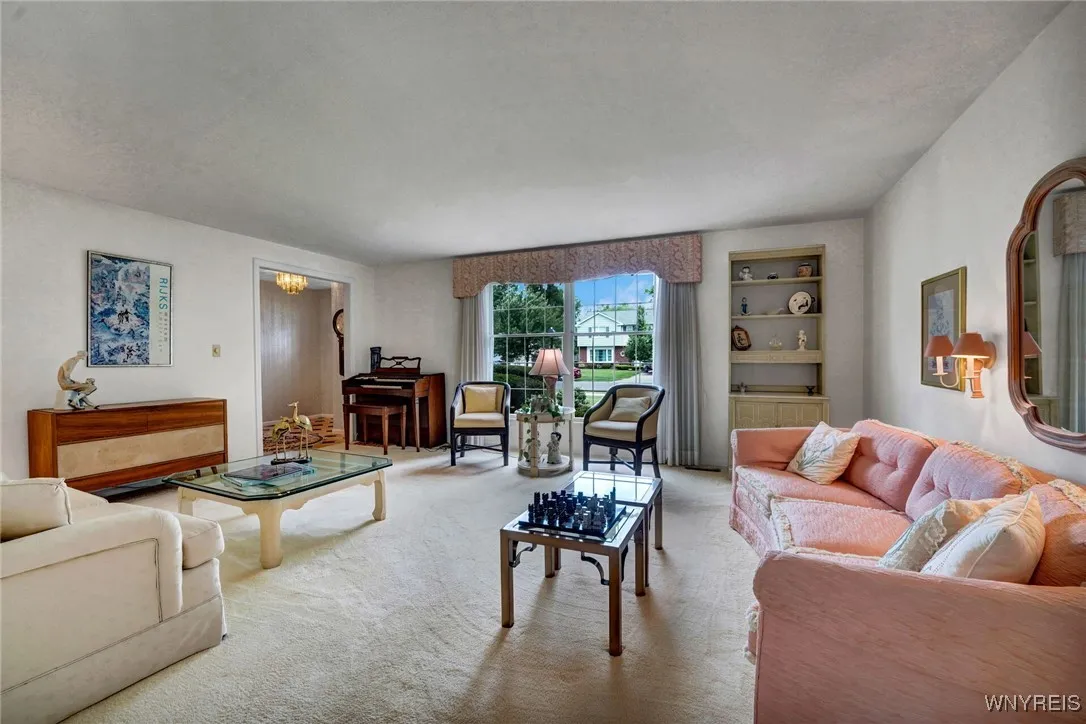 87 Old Spring Lane, Amherst, New York 14221, Amherst, New York 14221, 5 Bedrooms Bedrooms, 10 Rooms Rooms,2 BathroomsBathrooms,Residential,Closed,87 Old Spring Lane, Amherst, New York 14221,B1612057