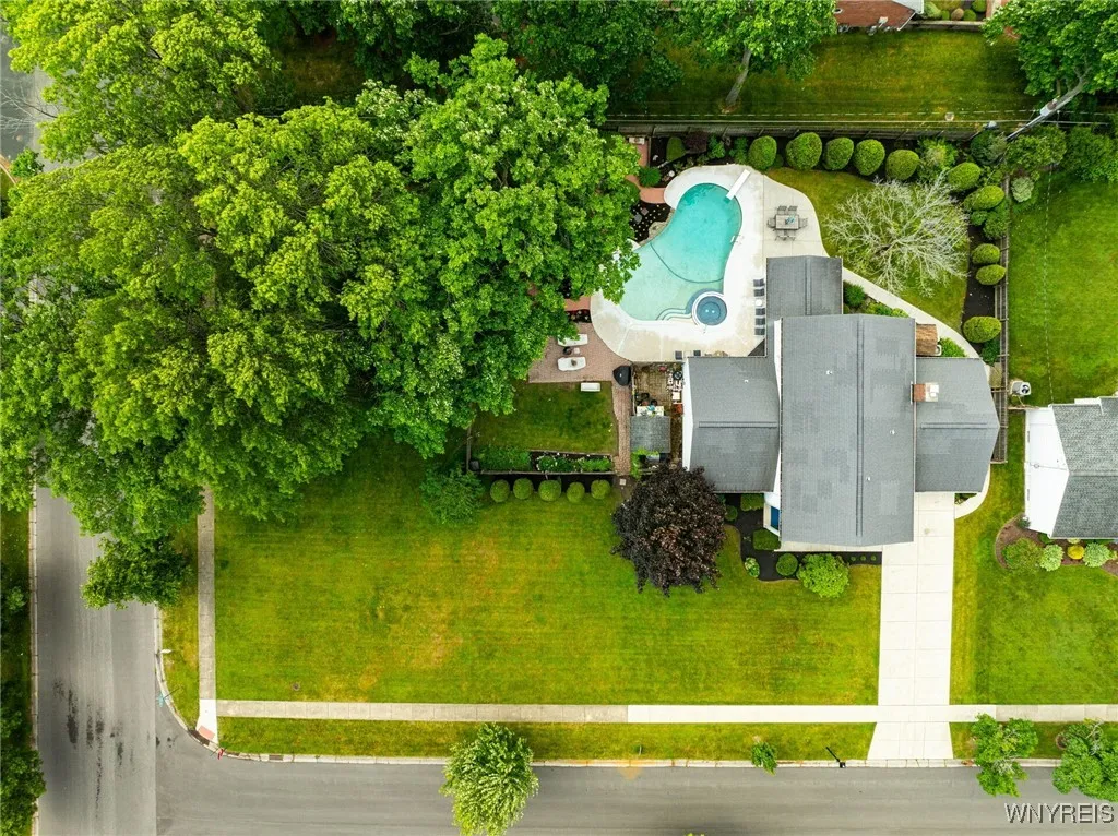 87 Old Spring Lane, Amherst, New York 14221, Amherst, New York 14221, 5 Bedrooms Bedrooms, 10 Rooms Rooms,2 BathroomsBathrooms,Residential,Closed,87 Old Spring Lane, Amherst, New York 14221,B1612057