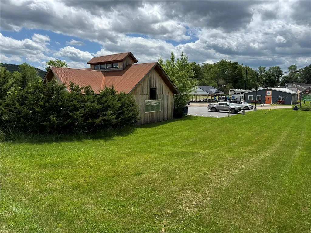 4924 Rt-28, Hartwick, New York 13348, Hartwick, New York 13348, ,Commercial Lease,For Rent,4924 Rt-28, Hartwick, New York 13348,R1613866