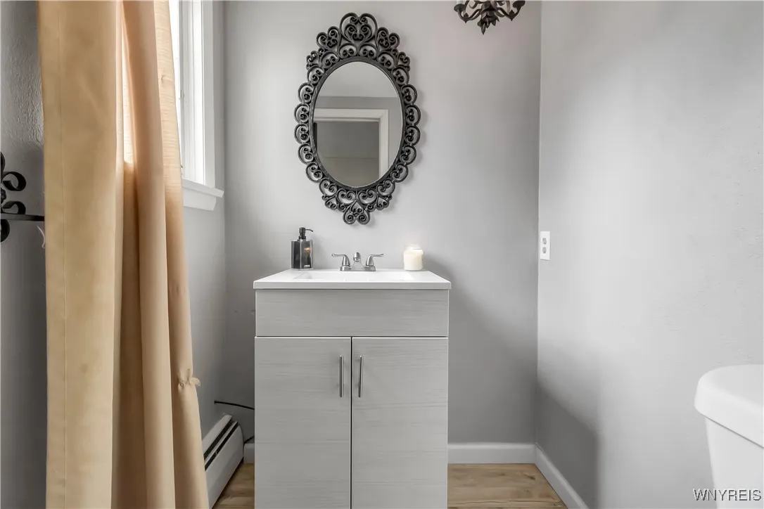 2503 Parkview Drive, Niagara Falls, New York 14305, Niagara Falls, New York 14305, 3 Bedrooms Bedrooms, 8 Rooms Rooms,1 BathroomBathrooms,Residential,For Sale,2503 Parkview Drive, Niagara Falls, New York 14305,B1616666