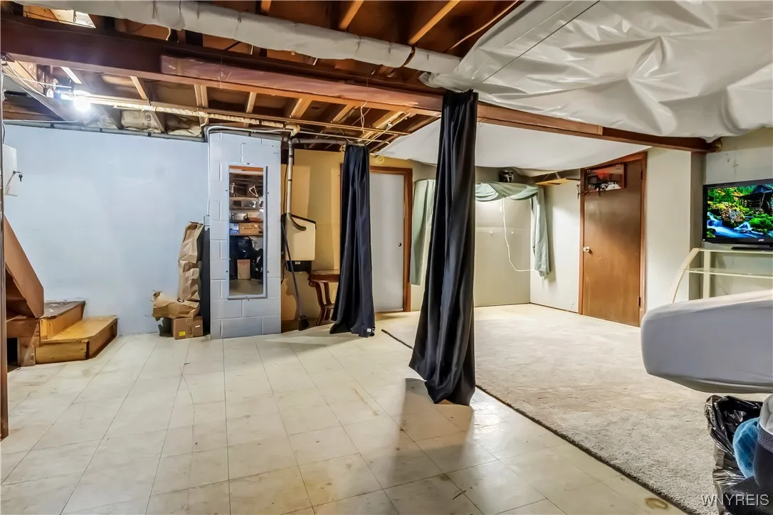 2503 Parkview Drive, Niagara Falls, New York 14305, Niagara Falls, New York 14305, 3 Bedrooms Bedrooms, 8 Rooms Rooms,1 BathroomBathrooms,Residential,For Sale,2503 Parkview Drive, Niagara Falls, New York 14305,B1616666