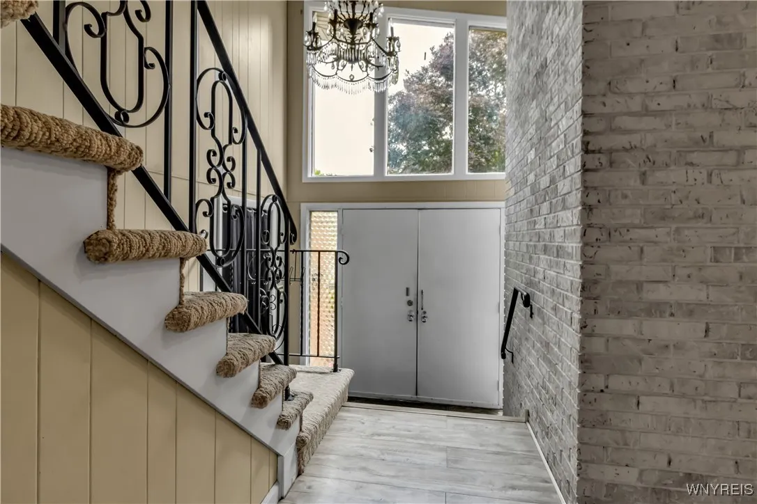 2503 Parkview Drive, Niagara Falls, New York 14305, Niagara Falls, New York 14305, 3 Bedrooms Bedrooms, 8 Rooms Rooms,1 BathroomBathrooms,Residential,For Sale,2503 Parkview Drive, Niagara Falls, New York 14305,B1616666