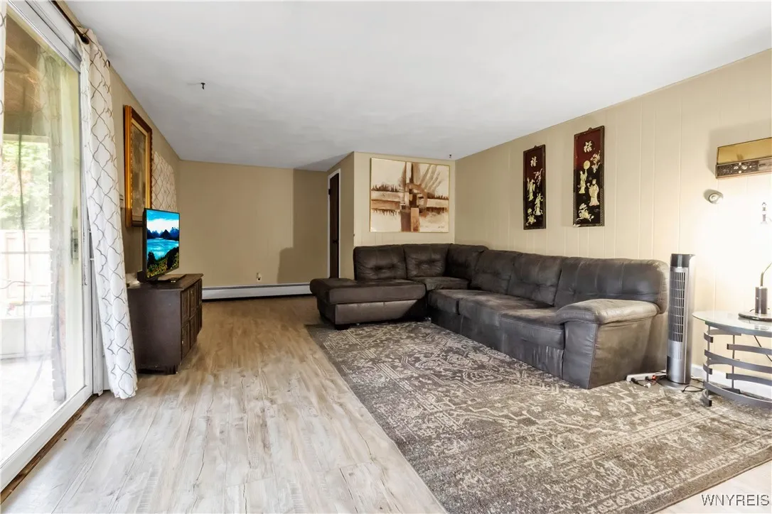 2503 Parkview Drive, Niagara Falls, New York 14305, Niagara Falls, New York 14305, 3 Bedrooms Bedrooms, 8 Rooms Rooms,1 BathroomBathrooms,Residential,For Sale,2503 Parkview Drive, Niagara Falls, New York 14305,B1616666