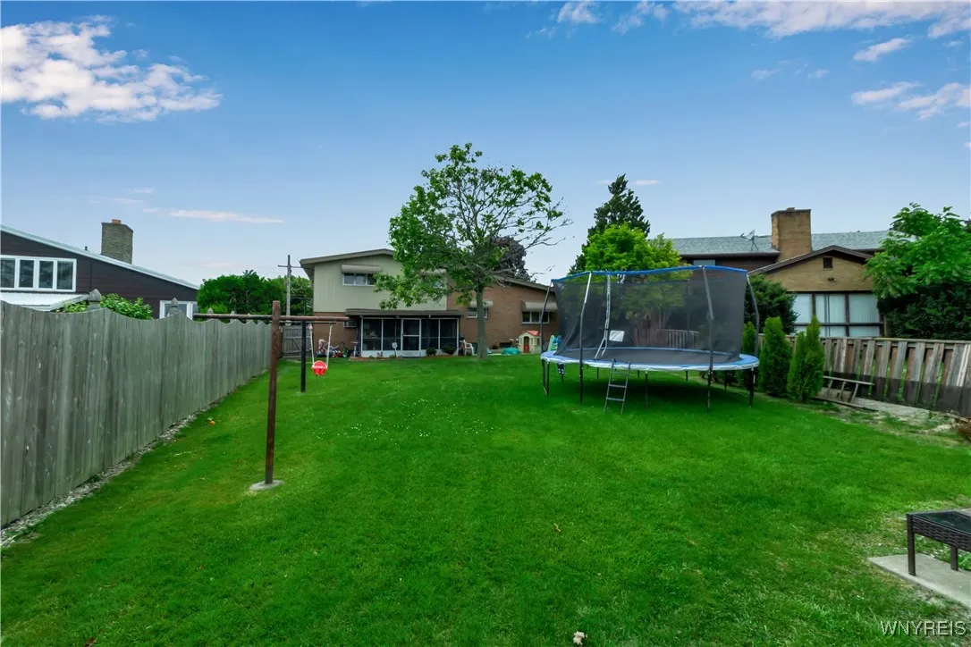 2503 Parkview Drive, Niagara Falls, New York 14305, Niagara Falls, New York 14305, 3 Bedrooms Bedrooms, 8 Rooms Rooms,1 BathroomBathrooms,Residential,For Sale,2503 Parkview Drive, Niagara Falls, New York 14305,B1616666