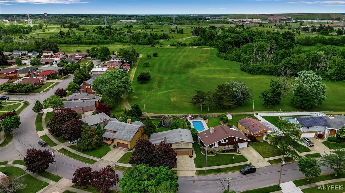 2503 Parkview Drive, Niagara Falls, New York 14305, Niagara Falls, New York 14305, 3 Bedrooms Bedrooms, 8 Rooms Rooms,1 BathroomBathrooms,Residential,For Sale,2503 Parkview Drive, Niagara Falls, New York 14305,B1616666