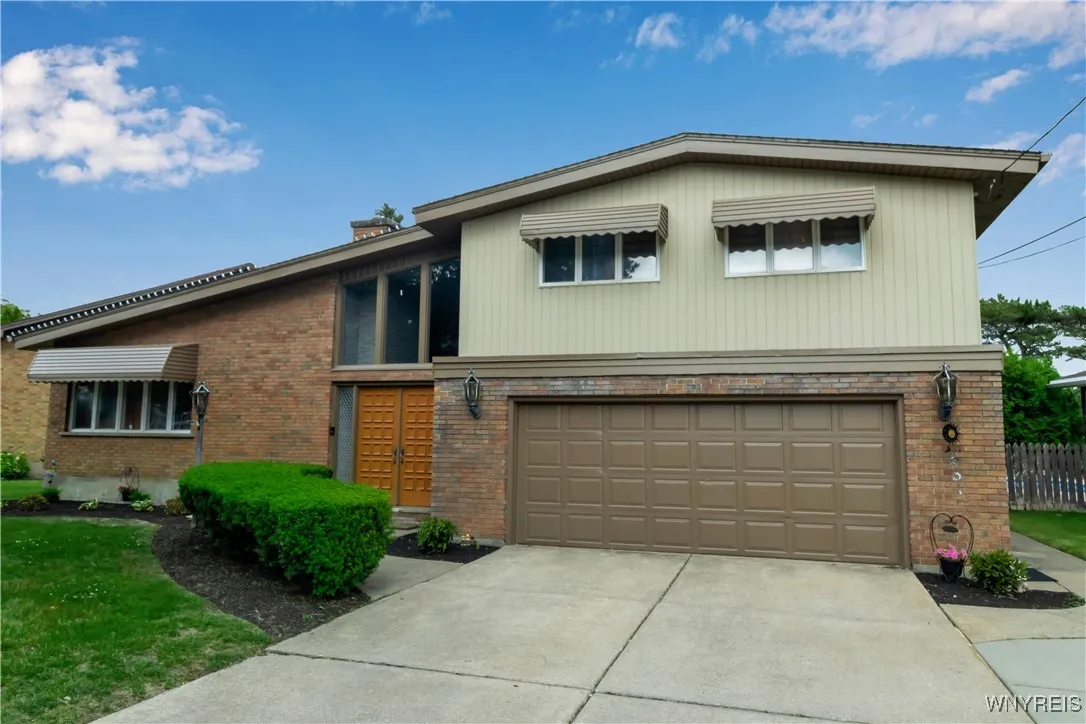 2503 Parkview Drive, Niagara Falls, New York 14305, Niagara Falls, New York 14305, 3 Bedrooms Bedrooms, 8 Rooms Rooms,1 BathroomBathrooms,Residential,For Sale,2503 Parkview Drive, Niagara Falls, New York 14305,B1616666
