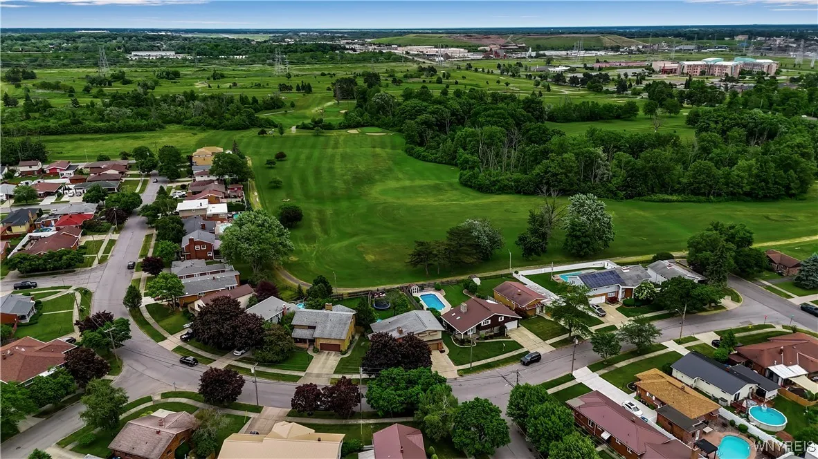2503 Parkview Drive, Niagara Falls, New York 14305, Niagara Falls, New York 14305, 3 Bedrooms Bedrooms, 8 Rooms Rooms,1 BathroomBathrooms,Residential,For Sale,2503 Parkview Drive, Niagara Falls, New York 14305,B1616666