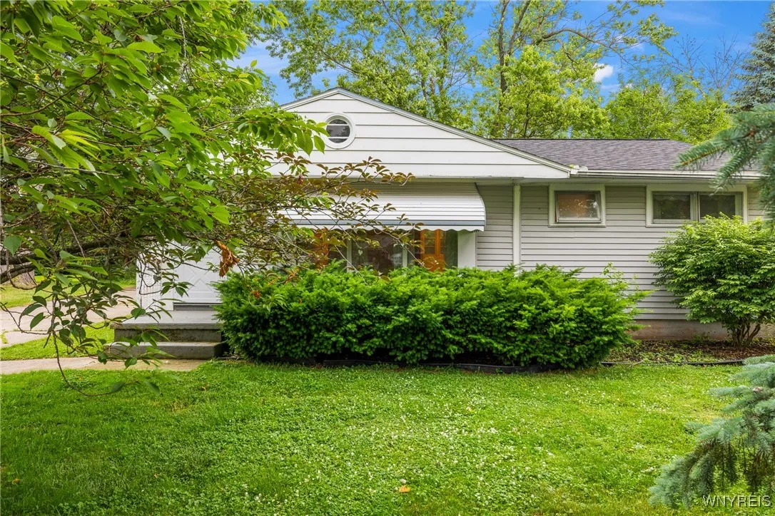 155 Mapleview Drive, Amherst, New York 14226, Amherst, New York 14226, 2 Bedrooms Bedrooms, 5 Rooms Rooms,1 BathroomBathrooms,Residential,Closed,155 Mapleview Drive, Amherst, New York 14226,B1616735