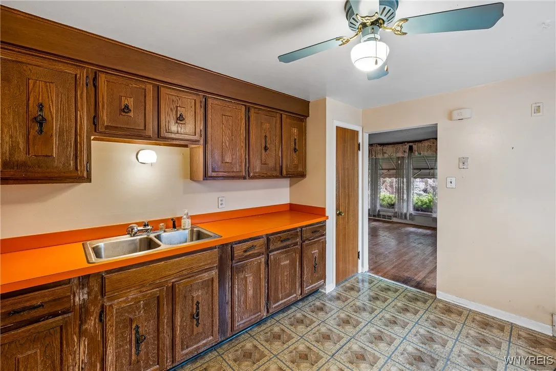 155 Mapleview Drive, Amherst, New York 14226, Amherst, New York 14226, 2 Bedrooms Bedrooms, 5 Rooms Rooms,1 BathroomBathrooms,Residential,Closed,155 Mapleview Drive, Amherst, New York 14226,B1616735
