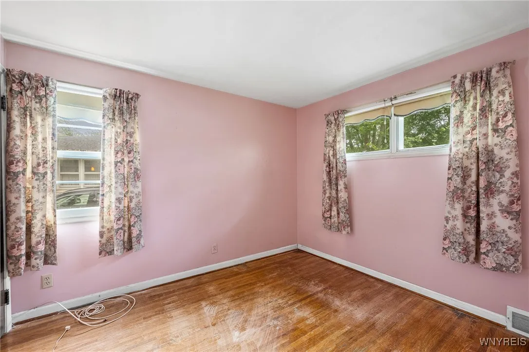 155 Mapleview Drive, Amherst, New York 14226, Amherst, New York 14226, 2 Bedrooms Bedrooms, 5 Rooms Rooms,1 BathroomBathrooms,Residential,Closed,155 Mapleview Drive, Amherst, New York 14226,B1616735