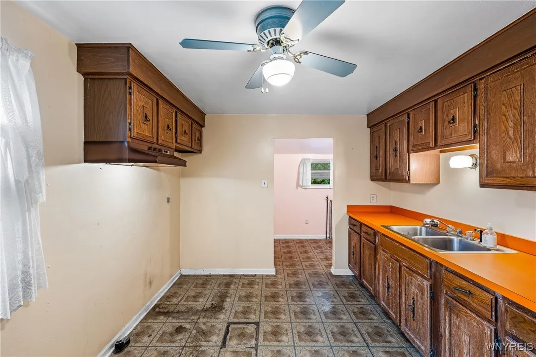 155 Mapleview Drive, Amherst, New York 14226, Amherst, New York 14226, 2 Bedrooms Bedrooms, 5 Rooms Rooms,1 BathroomBathrooms,Residential,Closed,155 Mapleview Drive, Amherst, New York 14226,B1616735