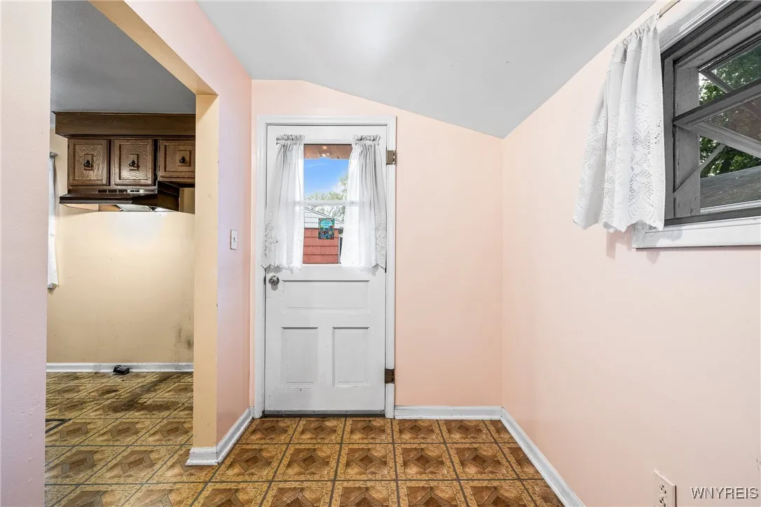 155 Mapleview Drive, Amherst, New York 14226, Amherst, New York 14226, 2 Bedrooms Bedrooms, 5 Rooms Rooms,1 BathroomBathrooms,Residential,Closed,155 Mapleview Drive, Amherst, New York 14226,B1616735