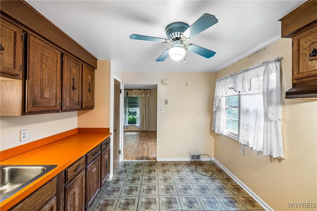 155 Mapleview Drive, Amherst, New York 14226, Amherst, New York 14226, 2 Bedrooms Bedrooms, 5 Rooms Rooms,1 BathroomBathrooms,Residential,Closed,155 Mapleview Drive, Amherst, New York 14226,B1616735