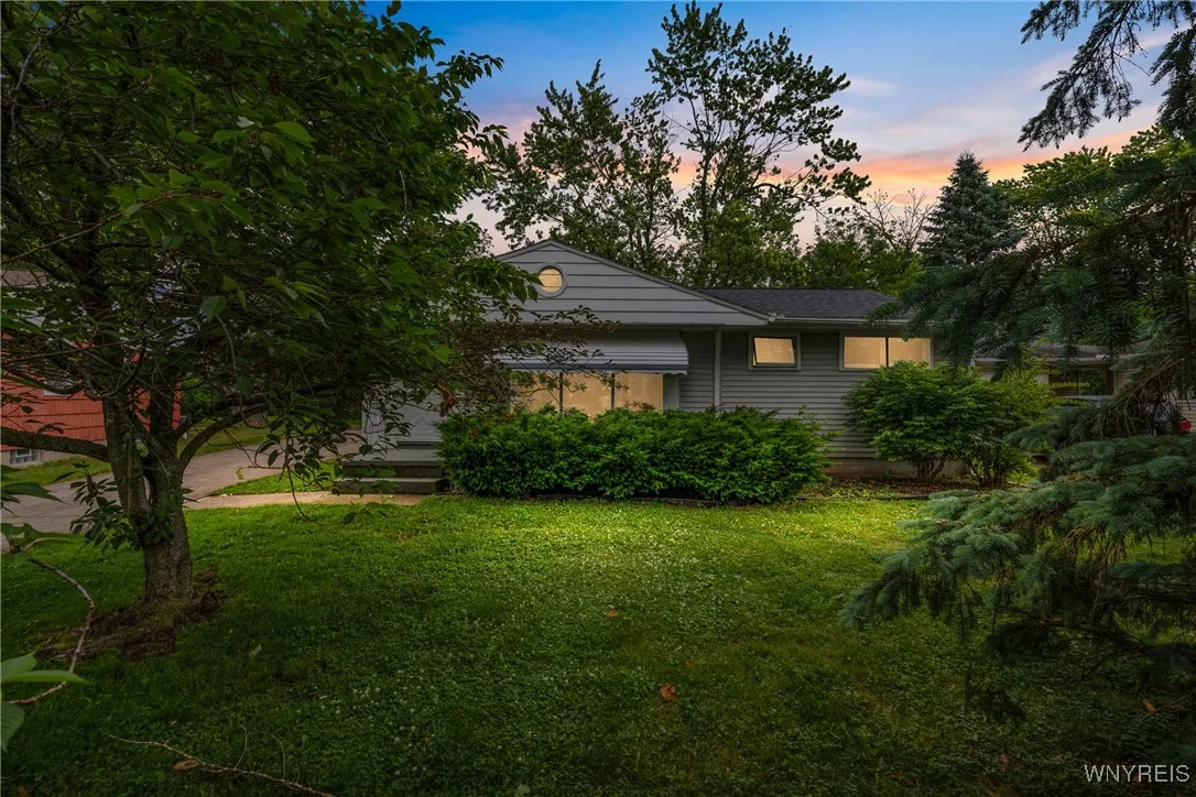 155 Mapleview Drive, Amherst, New York 14226, Amherst, New York 14226, 2 Bedrooms Bedrooms, 5 Rooms Rooms,1 BathroomBathrooms,Residential,Closed,155 Mapleview Drive, Amherst, New York 14226,B1616735