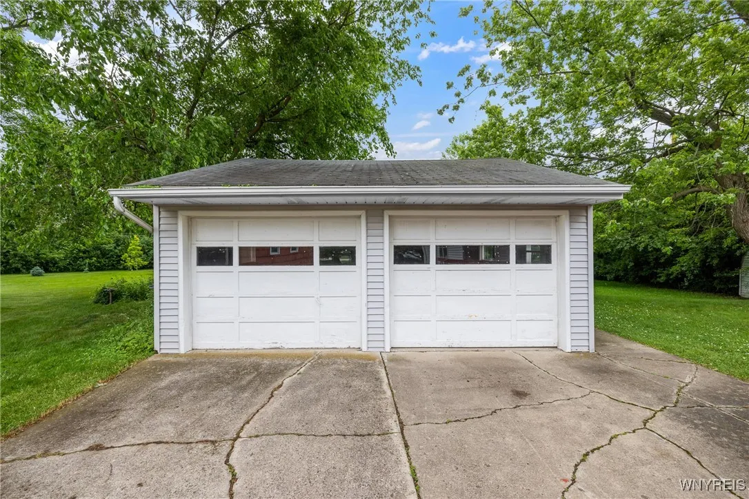 155 Mapleview Drive, Amherst, New York 14226, Amherst, New York 14226, 2 Bedrooms Bedrooms, 5 Rooms Rooms,1 BathroomBathrooms,Residential,Closed,155 Mapleview Drive, Amherst, New York 14226,B1616735