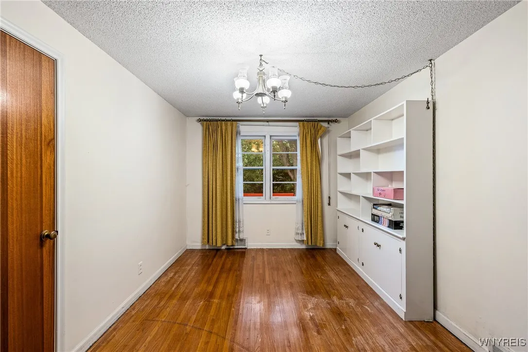 155 Mapleview Drive, Amherst, New York 14226, Amherst, New York 14226, 2 Bedrooms Bedrooms, 5 Rooms Rooms,1 BathroomBathrooms,Residential,Closed,155 Mapleview Drive, Amherst, New York 14226,B1616735
