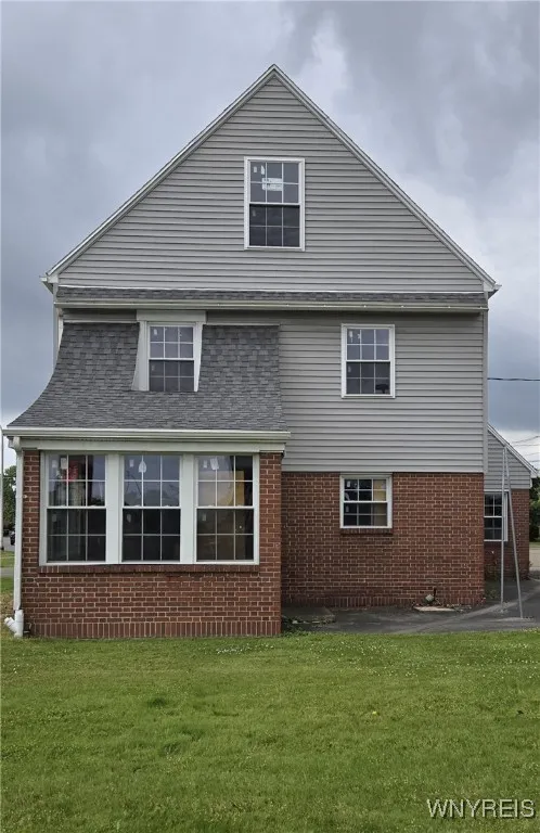 Exterior Right Side