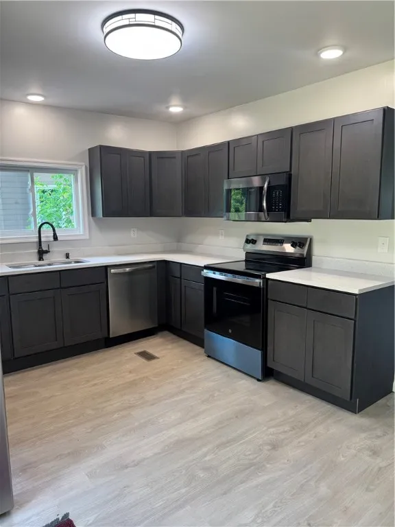 121 Park Place, Barton, New York 14892, Barton, New York 14892, 4 Bedrooms Bedrooms, 9 Rooms Rooms,2 BathroomsBathrooms,Residential,Closed,121 Park Place, Barton, New York 14892,0,R1616884