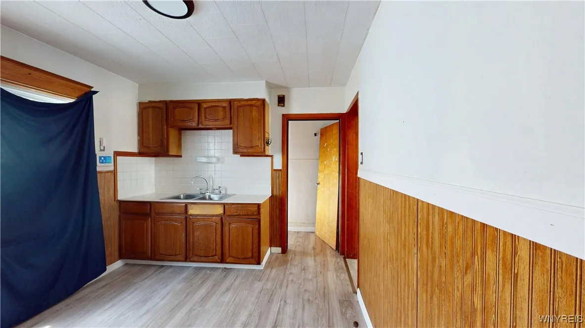 133 Freund Street, Buffalo, New York 14215, Buffalo, New York 14215, 3 Bedrooms Bedrooms, 5 Rooms Rooms,2 BathroomsBathrooms,Residential,For Sale,133 Freund Street, Buffalo, New York 14215,B1616802