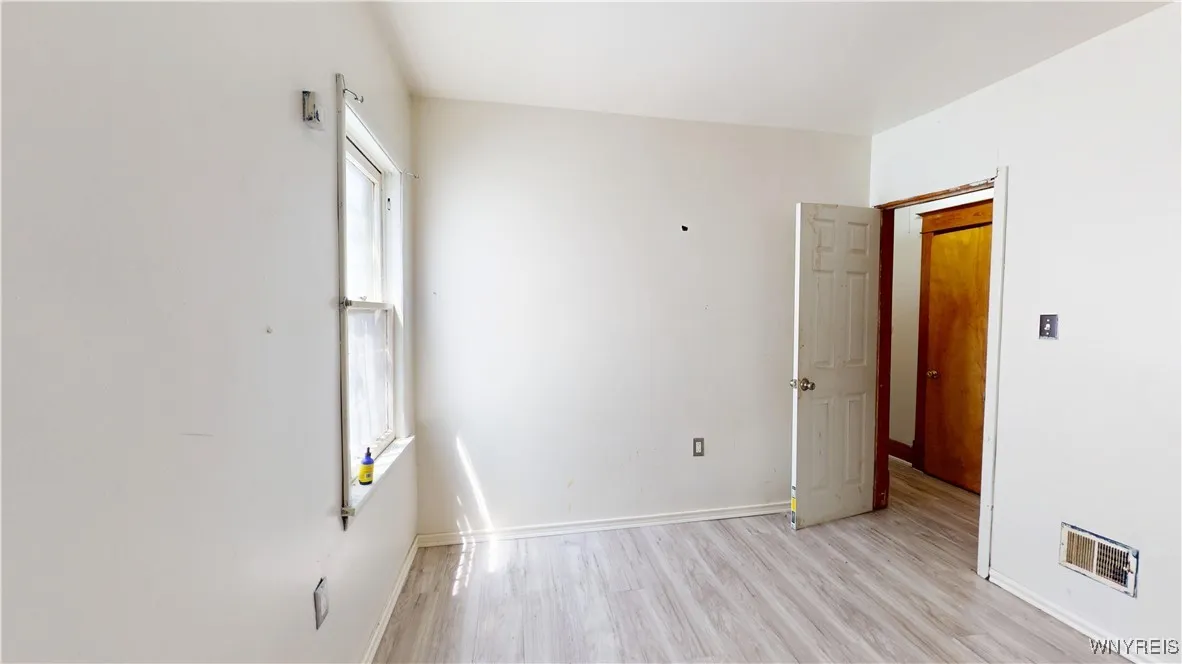 133 Freund Street, Buffalo, New York 14215, Buffalo, New York 14215, 3 Bedrooms Bedrooms, 5 Rooms Rooms,2 BathroomsBathrooms,Residential,For Sale,133 Freund Street, Buffalo, New York 14215,B1616802